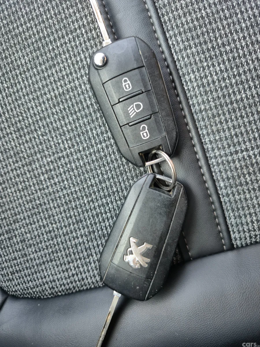 Peugeot 5008 MPV, Diesel, 2018, Grey