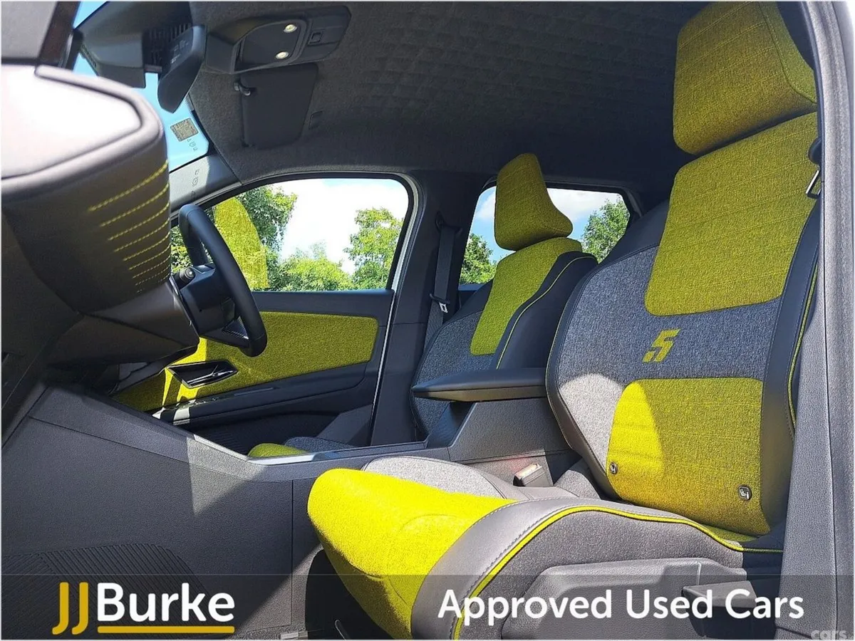 Renault 5 Hatchback, Electric, 2026, White