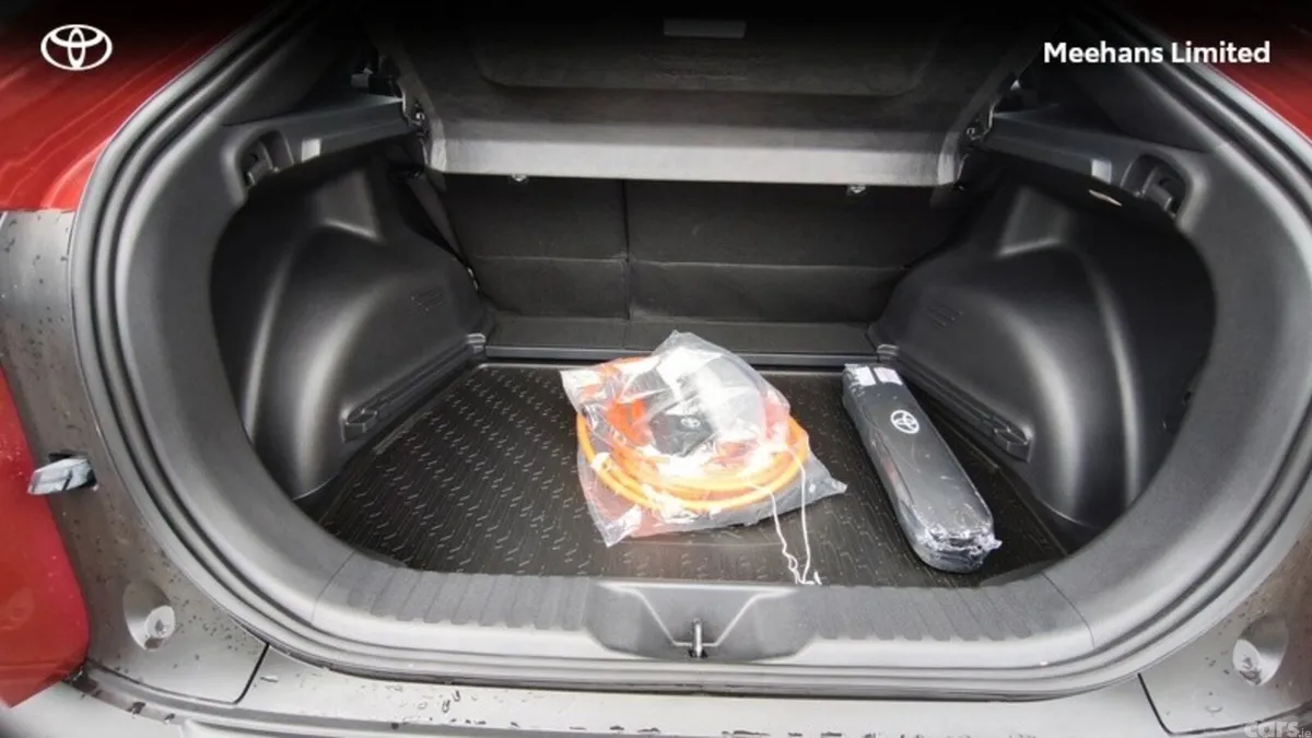 Toyota C-HR Estate, Electric, 2026, Brown