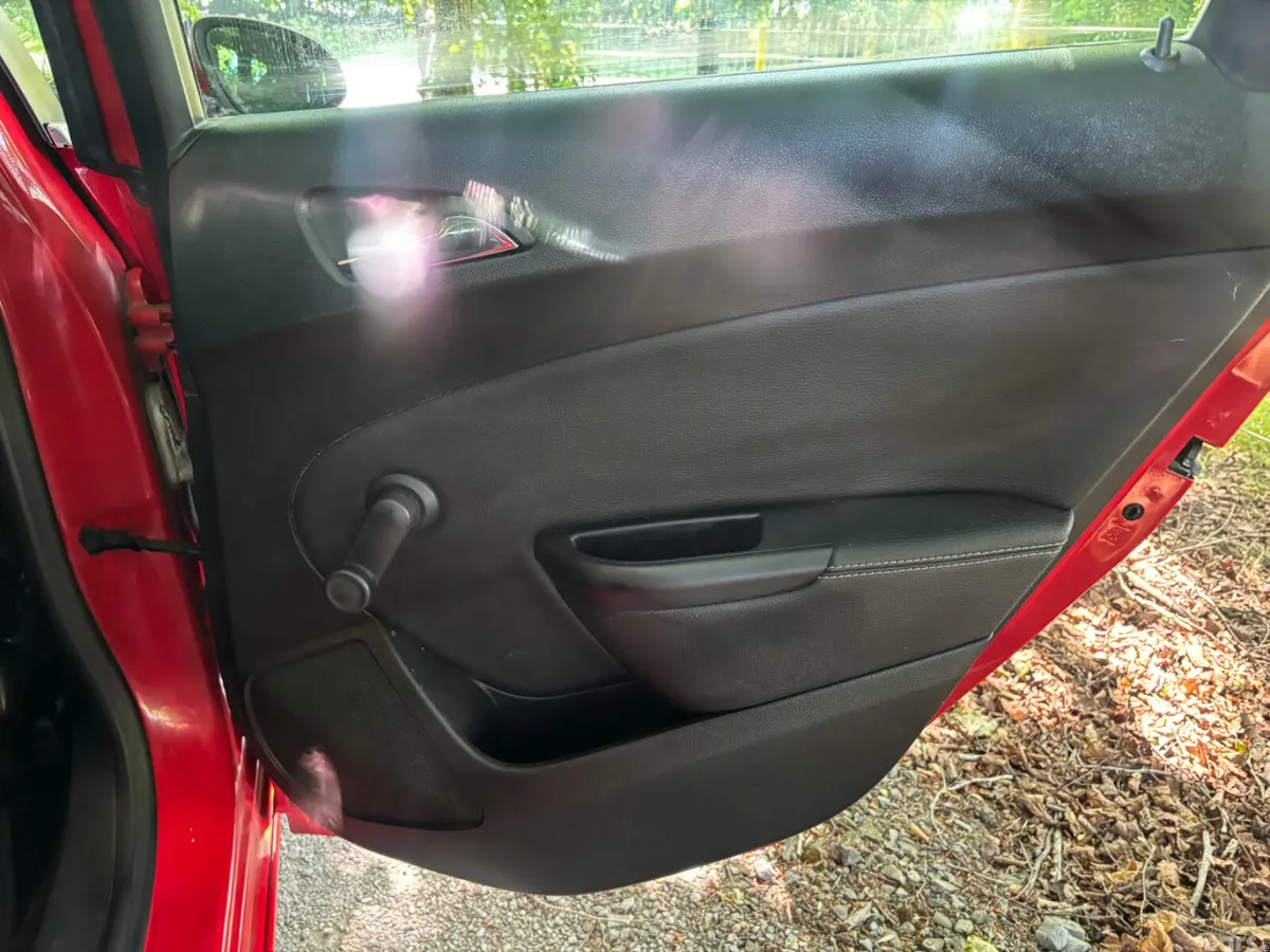 Opel Astra Hatchback, Diesel, 2015, Red