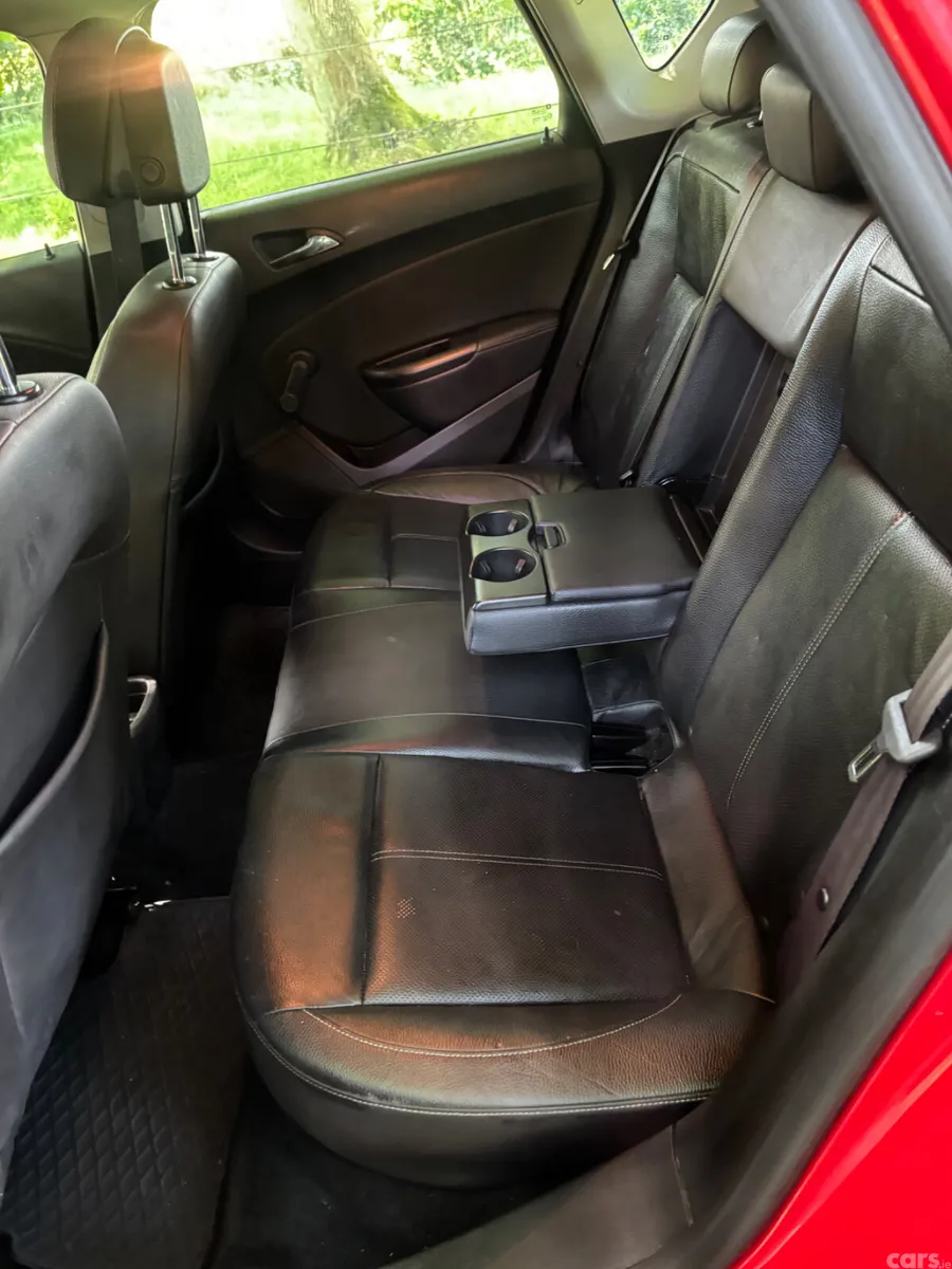 Opel Astra Hatchback, Diesel, 2015, Red