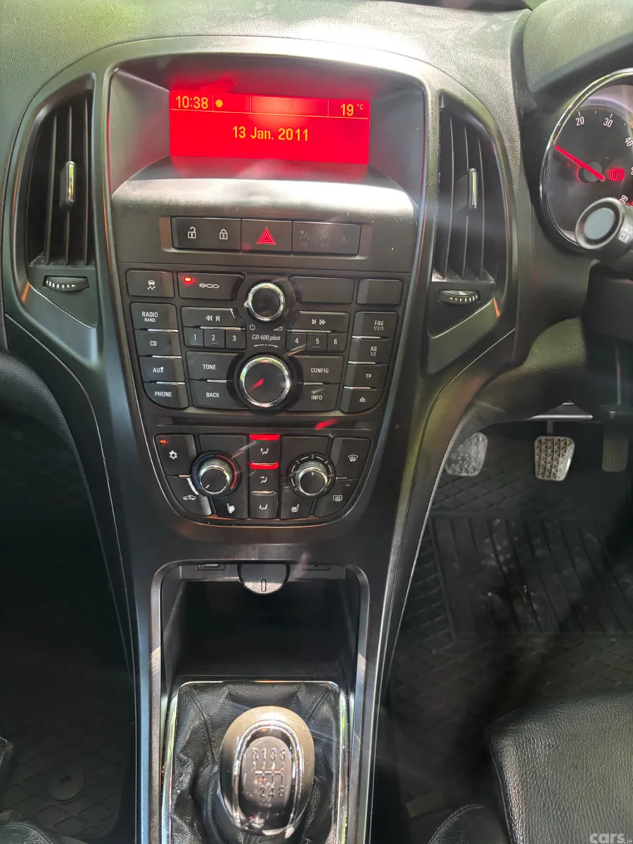 Opel Astra Hatchback, Diesel, 2015, Red