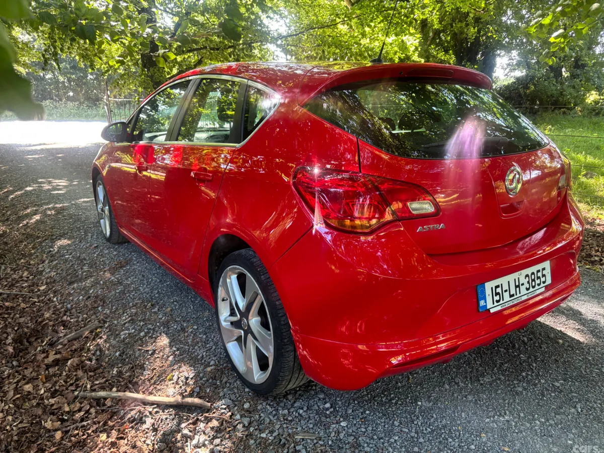 Opel Astra Hatchback, Diesel, 2015, Red