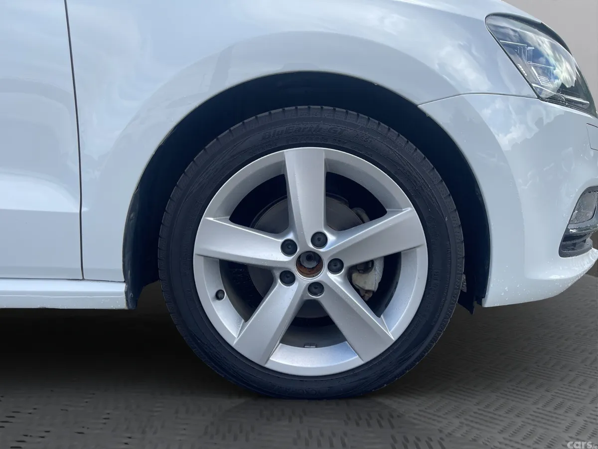 Volkswagen Polo Hatchback, Petrol, 2017, White