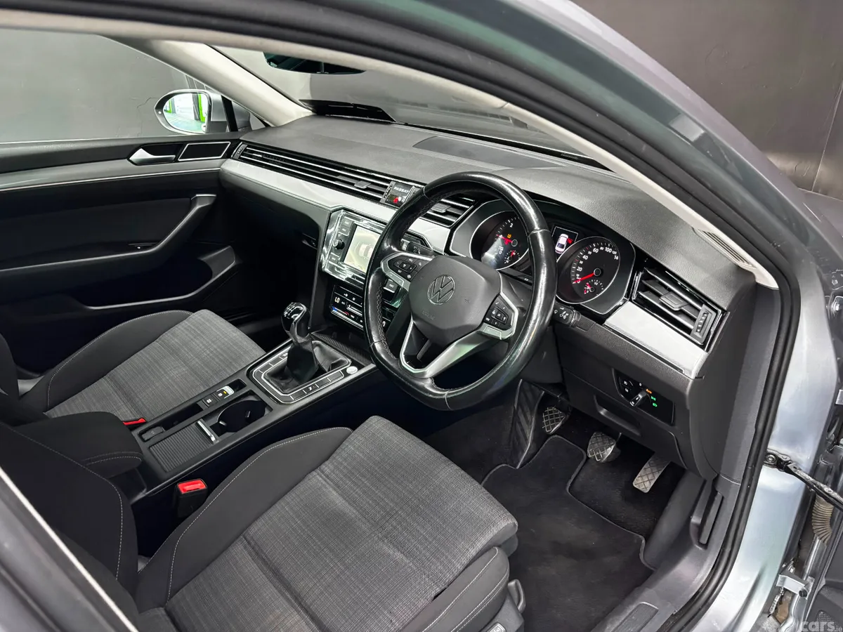 Volkswagen Passat Saloon, Diesel, 2022, Grey