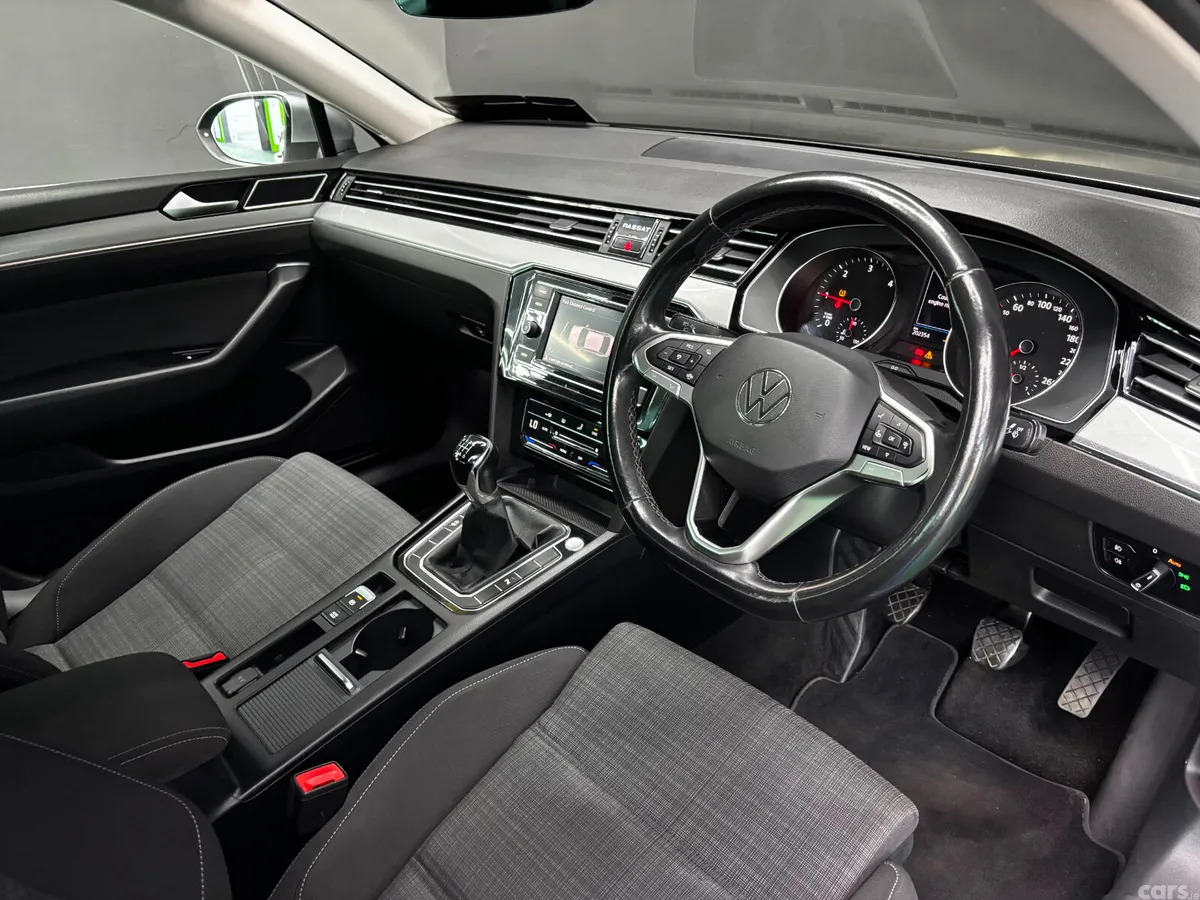 Volkswagen Passat Saloon, Diesel, 2022, Grey