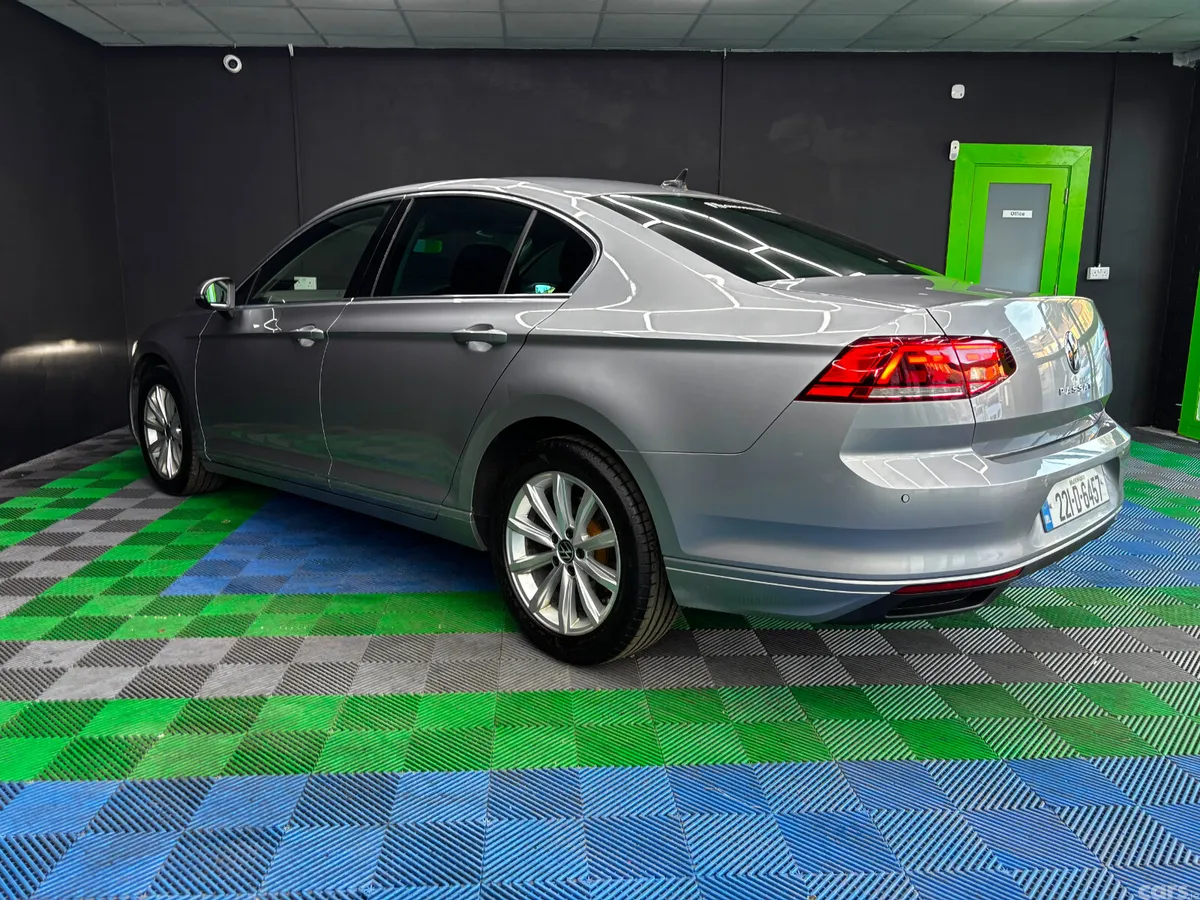 Volkswagen Passat Saloon, Diesel, 2022, Grey
