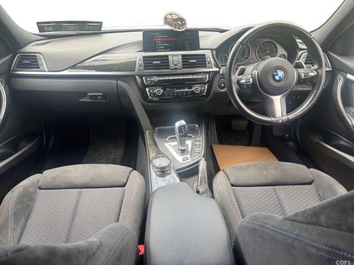 BMW 3-Series Saloon, Petrol Plug-in Hybrid, 2018, White