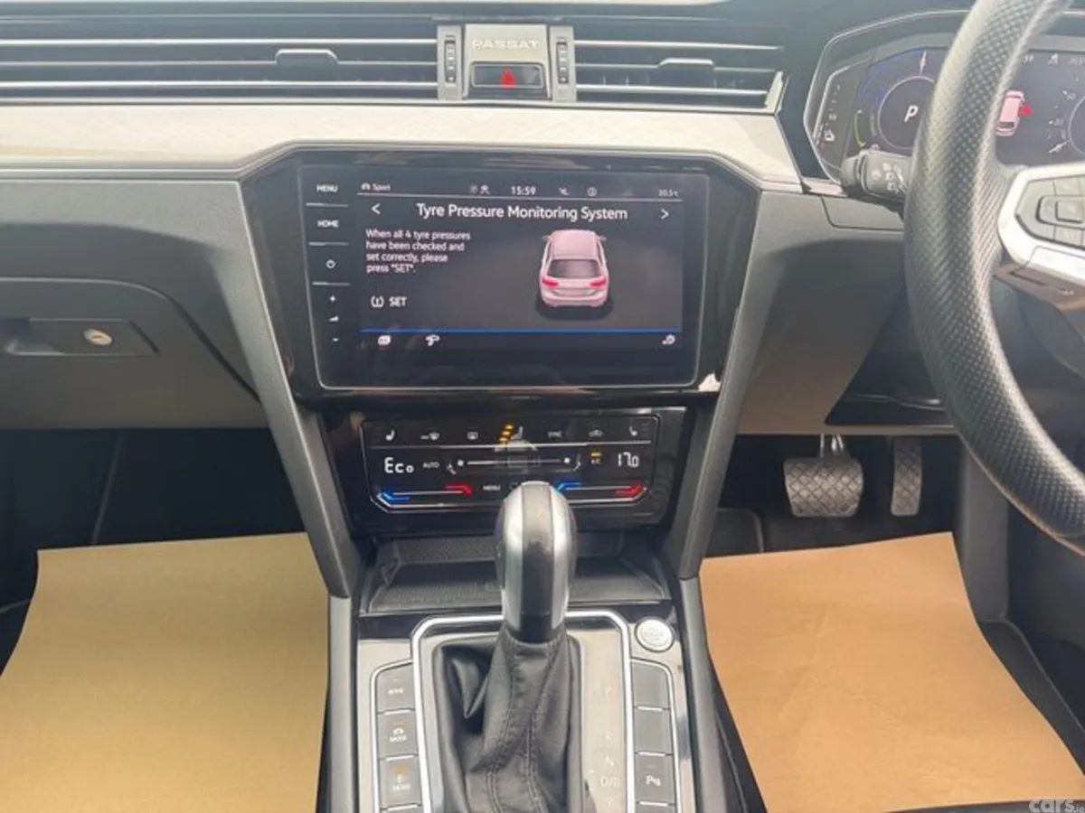 Volkswagen Passat Estate, Petrol Plug-in Hybrid, 2023, White