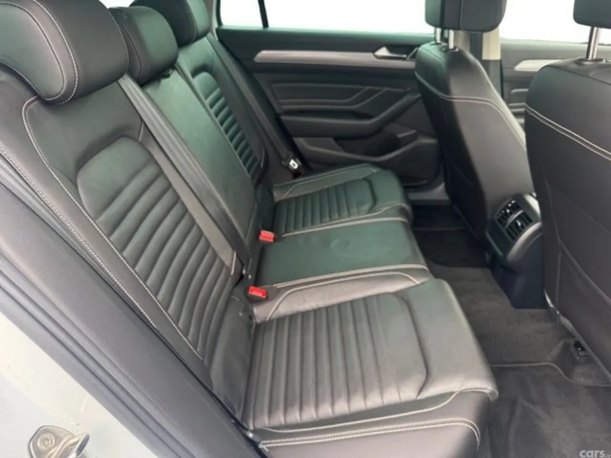 Volkswagen Passat Estate, Petrol Plug-in Hybrid, 2023, White