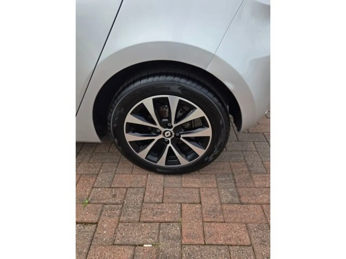Renault Clio Hatchback, Petrol, 2023, Grey