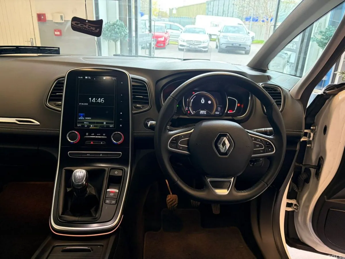 Renault Grand Scenic Hatchback, Petrol, 2019, White