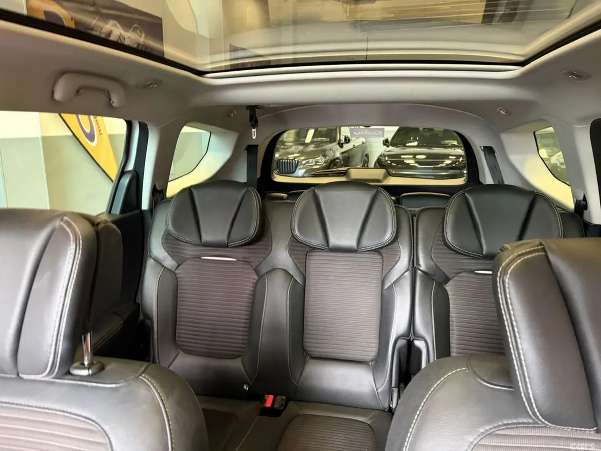 Renault Grand Scenic Hatchback, Petrol, 2019, White