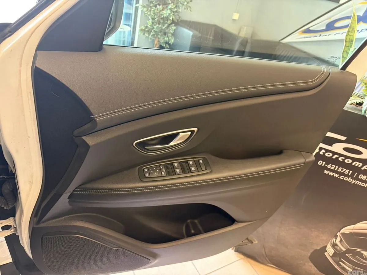 Renault Grand Scenic Hatchback, Petrol, 2019, White