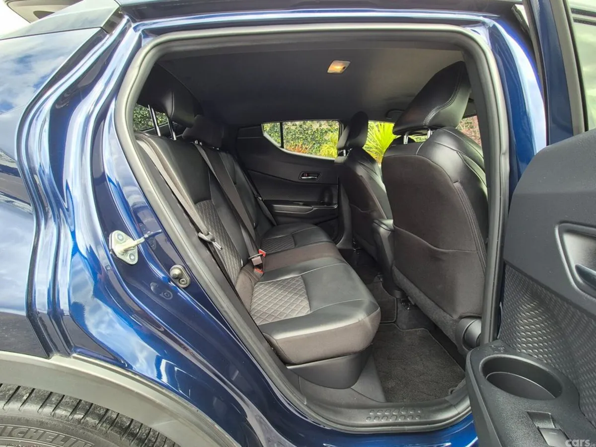 Toyota C-HR SUV, Petrol Hybrid, 2021, Blue