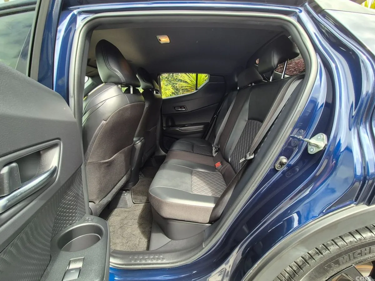 Toyota C-HR SUV, Petrol Hybrid, 2021, Blue