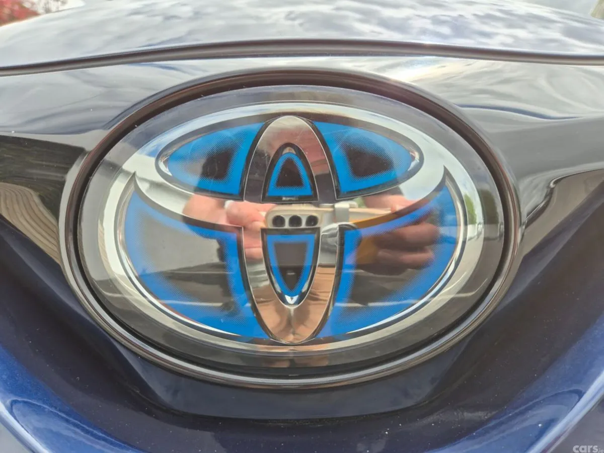 Toyota C-HR SUV, Petrol Hybrid, 2021, Blue