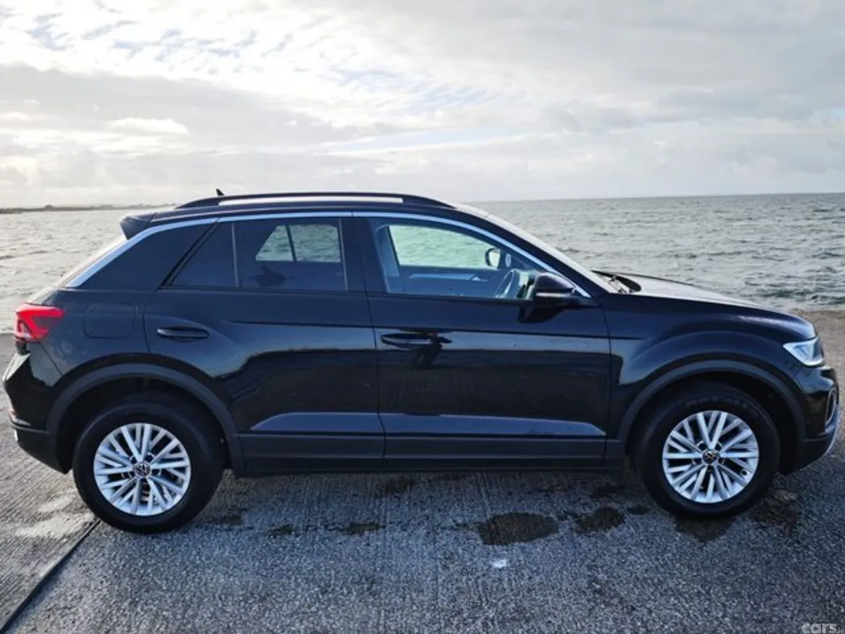 Volkswagen T-Roc Estate, Petrol, 2023, Black