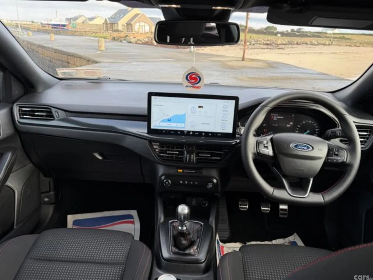 Ford Focus Hatchback, Petrol, 2024, Grey