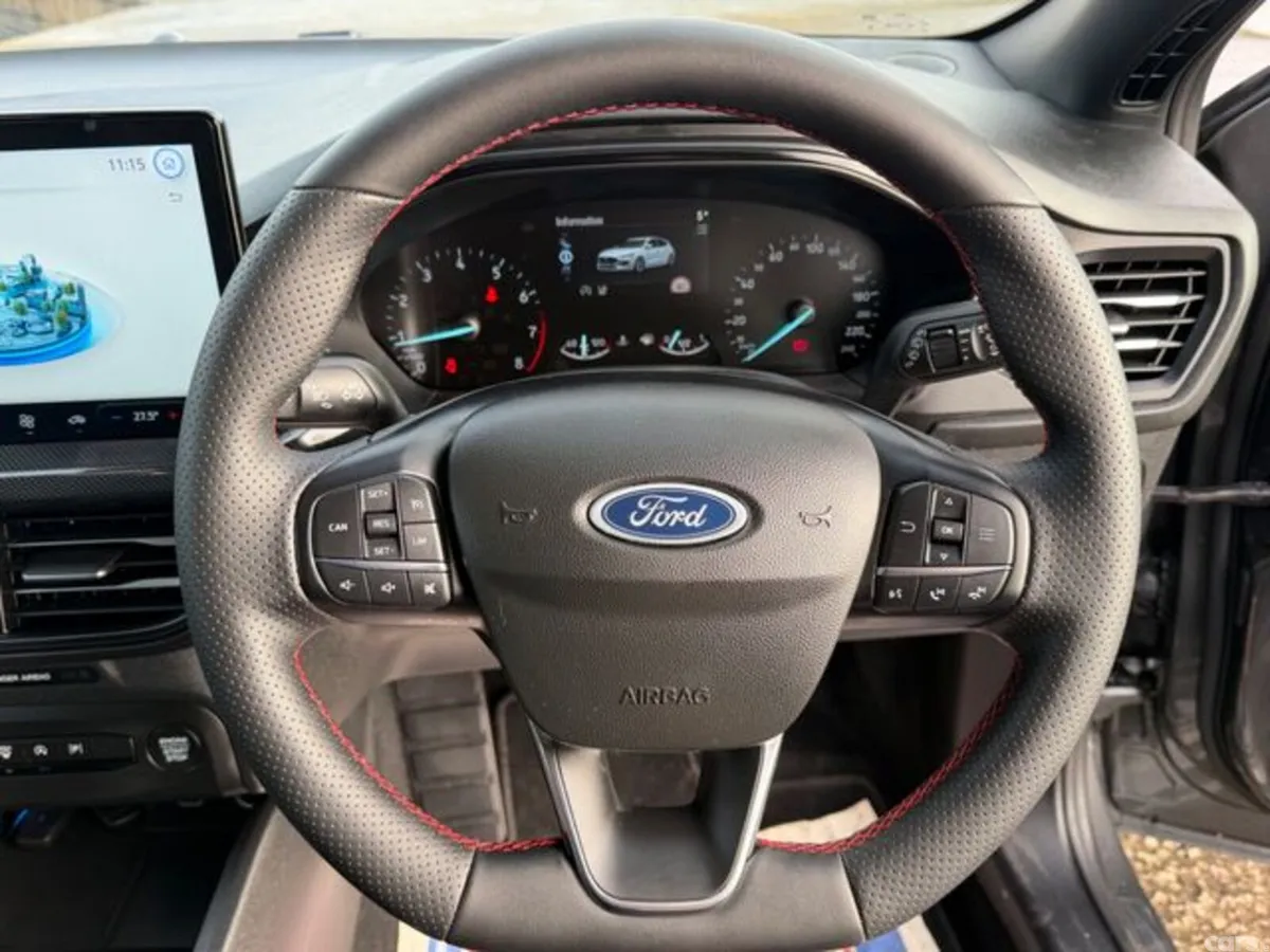 Ford Focus Hatchback, Petrol, 2024, Grey