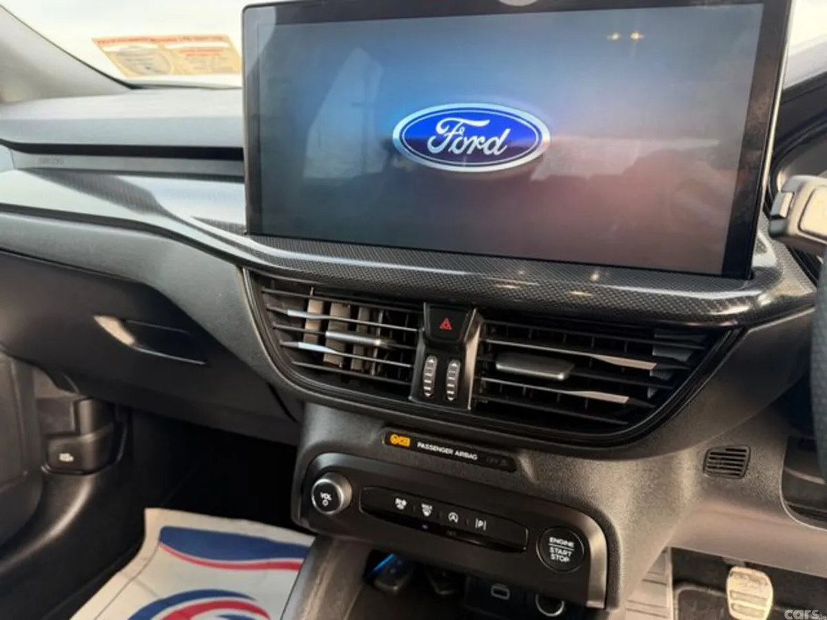 Ford Focus Hatchback, Petrol, 2024, Grey