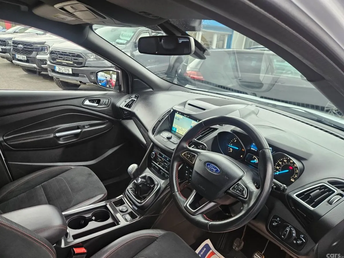 Ford Kuga Hatchback, Diesel, 2019, White