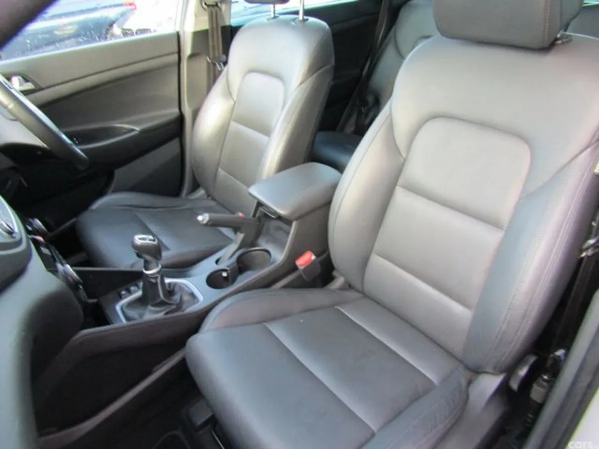 Hyundai Tucson SUV, Diesel, 2016, Silver