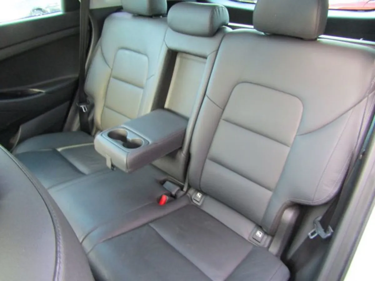 Hyundai Tucson SUV, Diesel, 2016, Silver