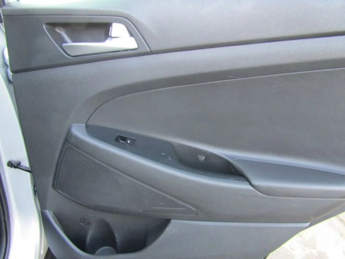 Hyundai Tucson SUV, Diesel, 2016, Silver