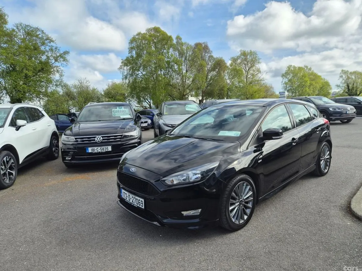 Ford Focus Hatchback, Petrol, 2017, Black