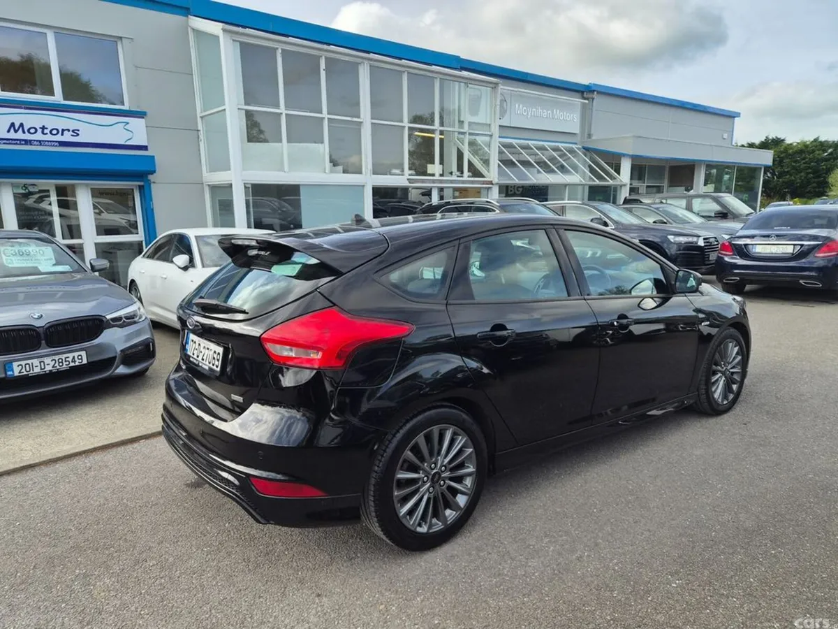 Ford Focus Hatchback, Petrol, 2017, Black
