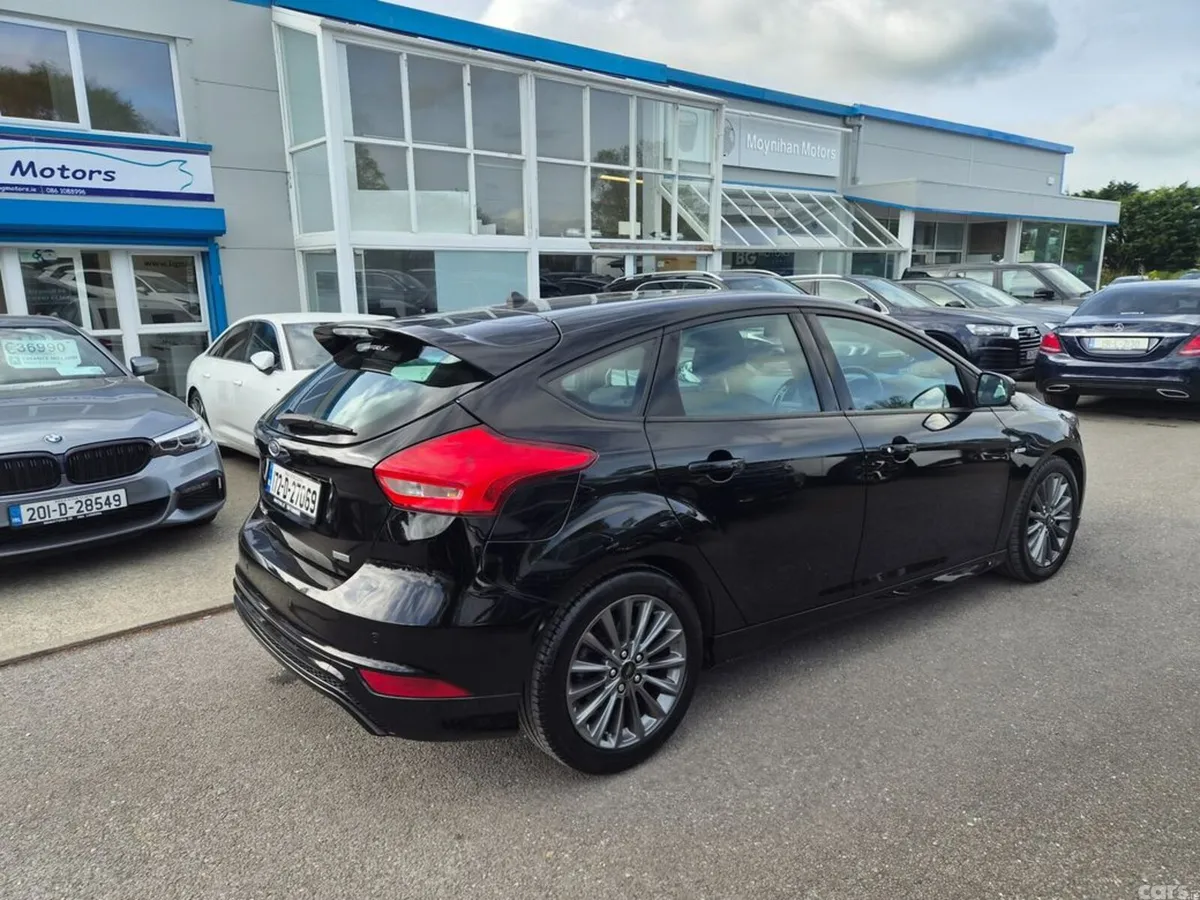 Ford Focus Hatchback, Petrol, 2017, Black