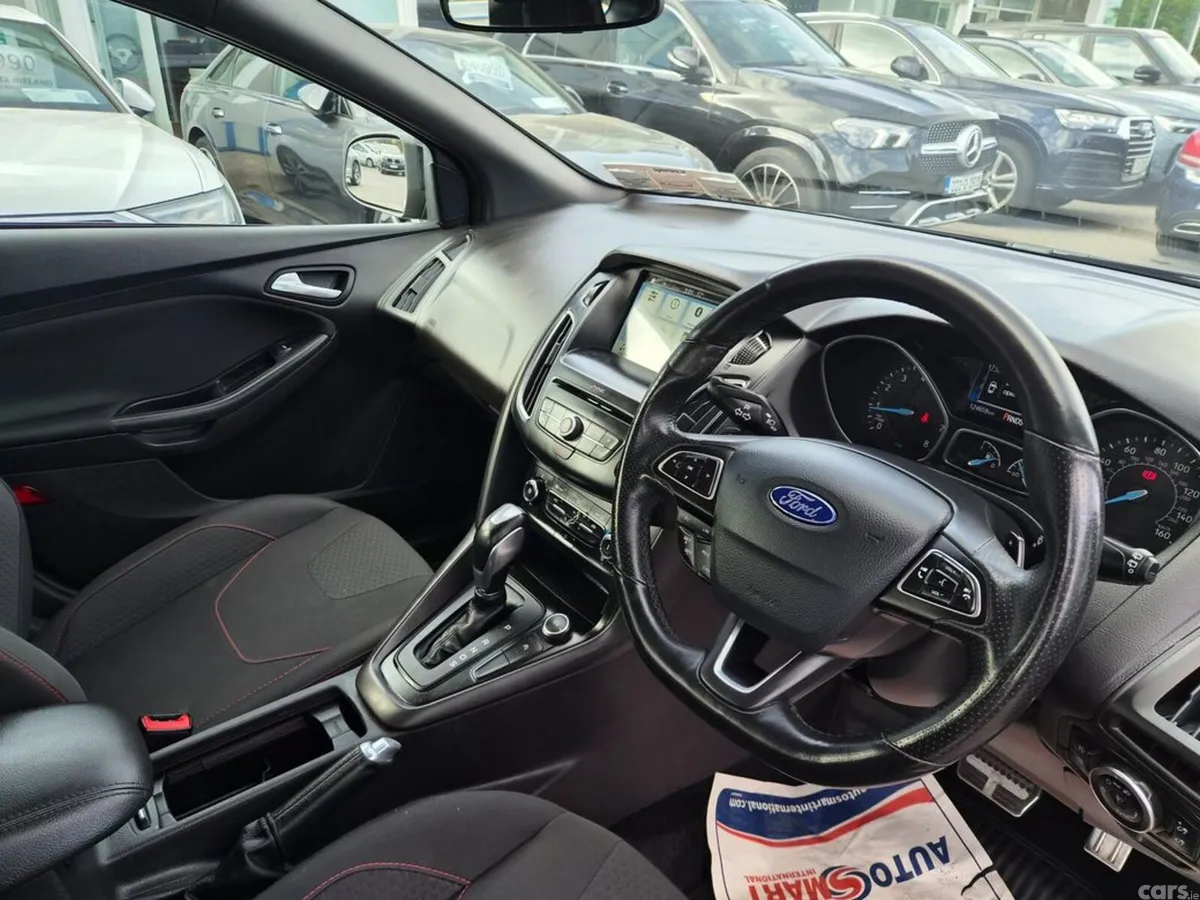 Ford Focus Hatchback, Petrol, 2017, Black