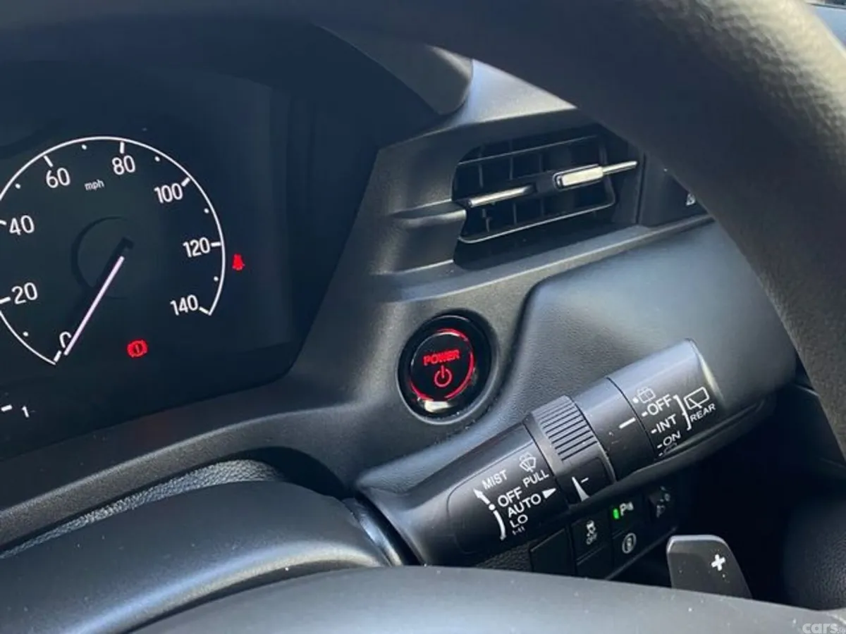Honda HR-V Hatchback, Petrol Hybrid, 2022, White