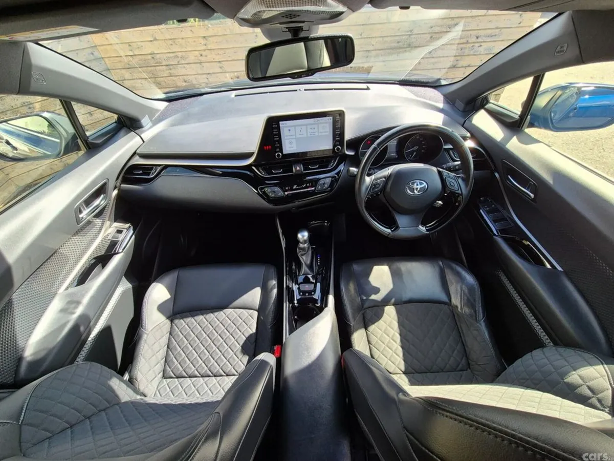 Toyota C-HR SUV, Petrol Hybrid, 2021, Blue