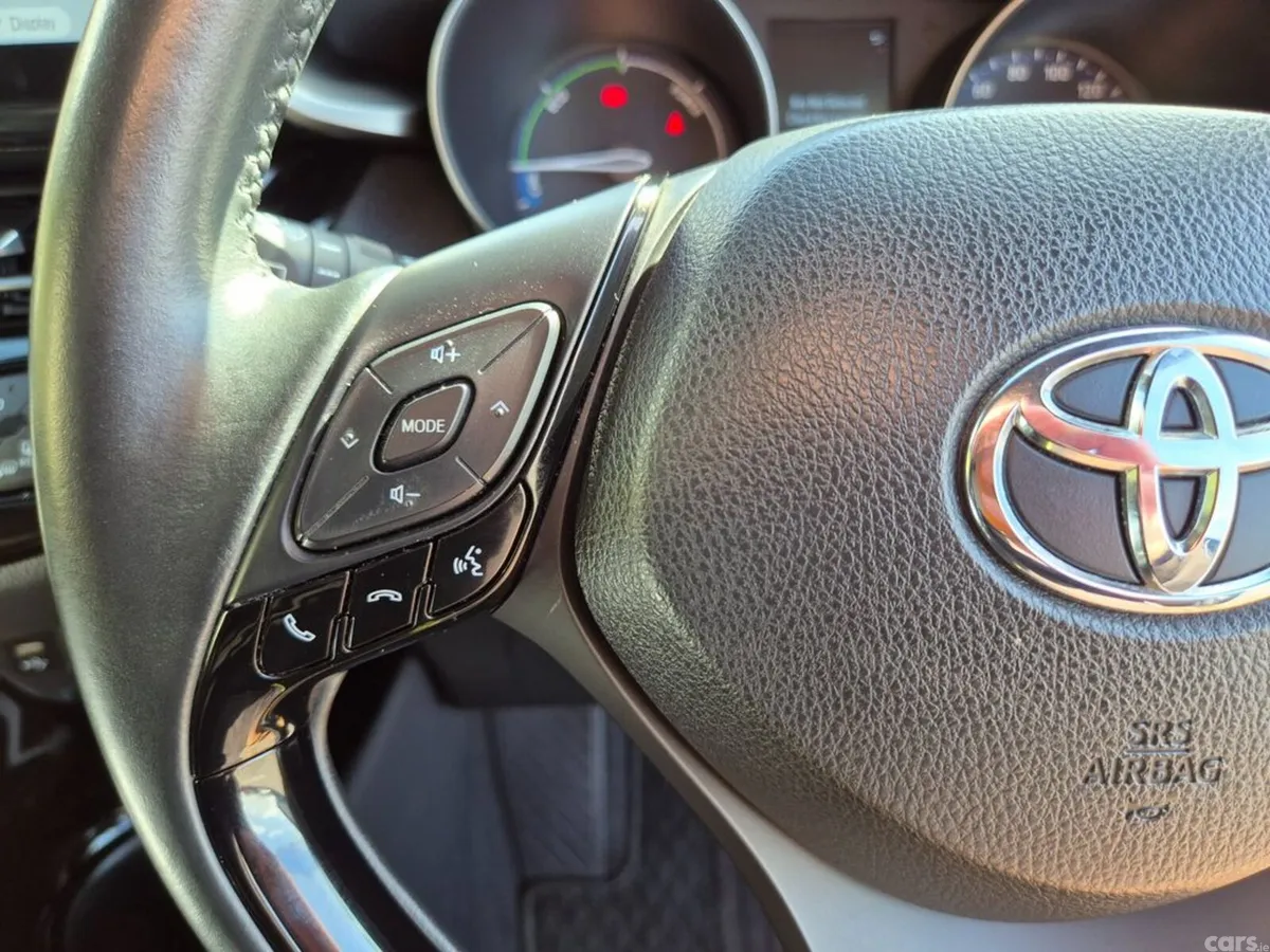Toyota C-HR SUV, Petrol Hybrid, 2021, Blue