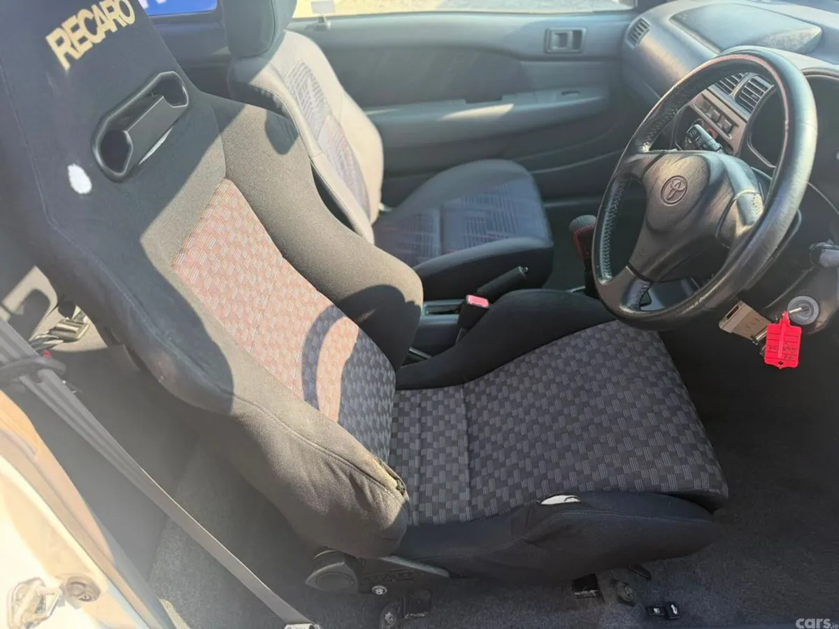 Toyota Other Hatchback, Petrol, 1998, White