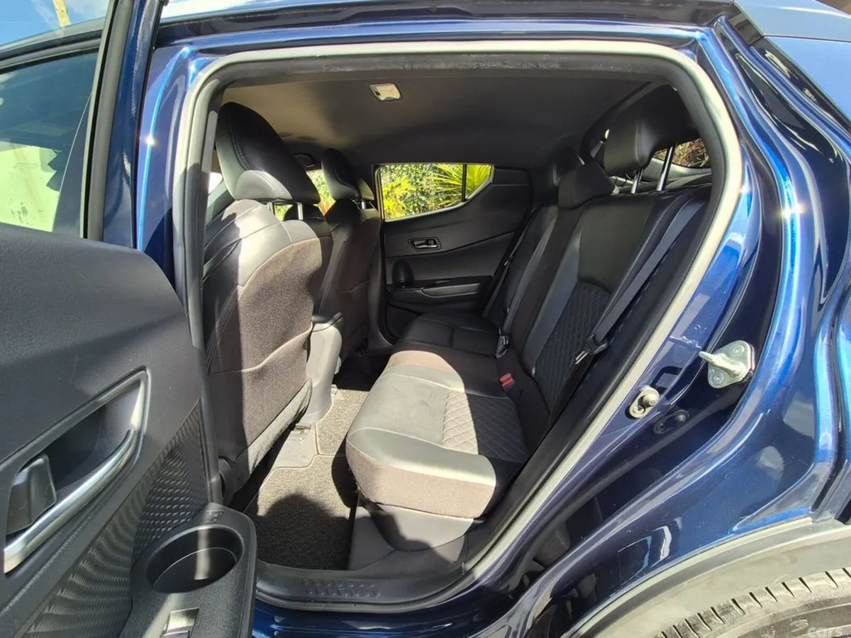 Toyota C-HR SUV, Petrol Hybrid, 2021, Blue