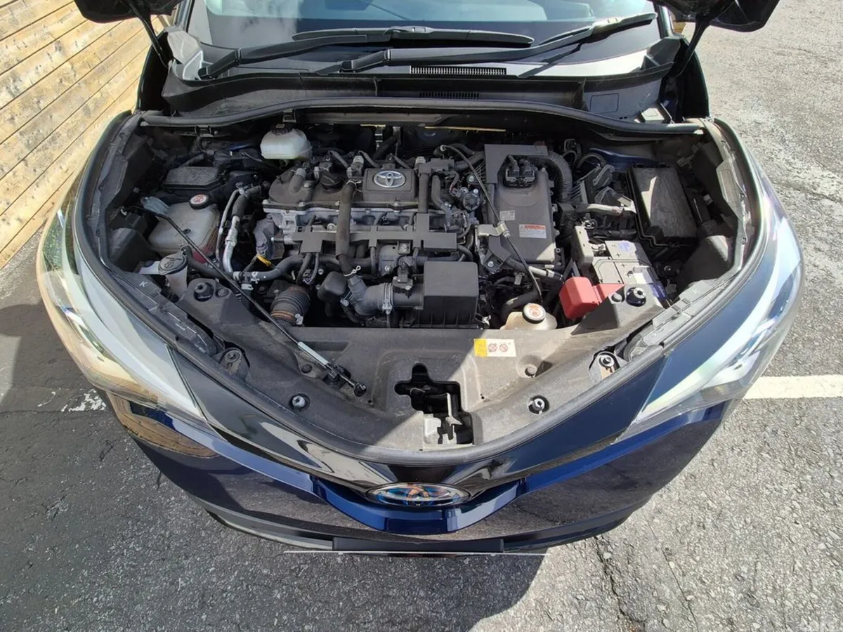 Toyota C-HR SUV, Petrol Hybrid, 2021, Blue
