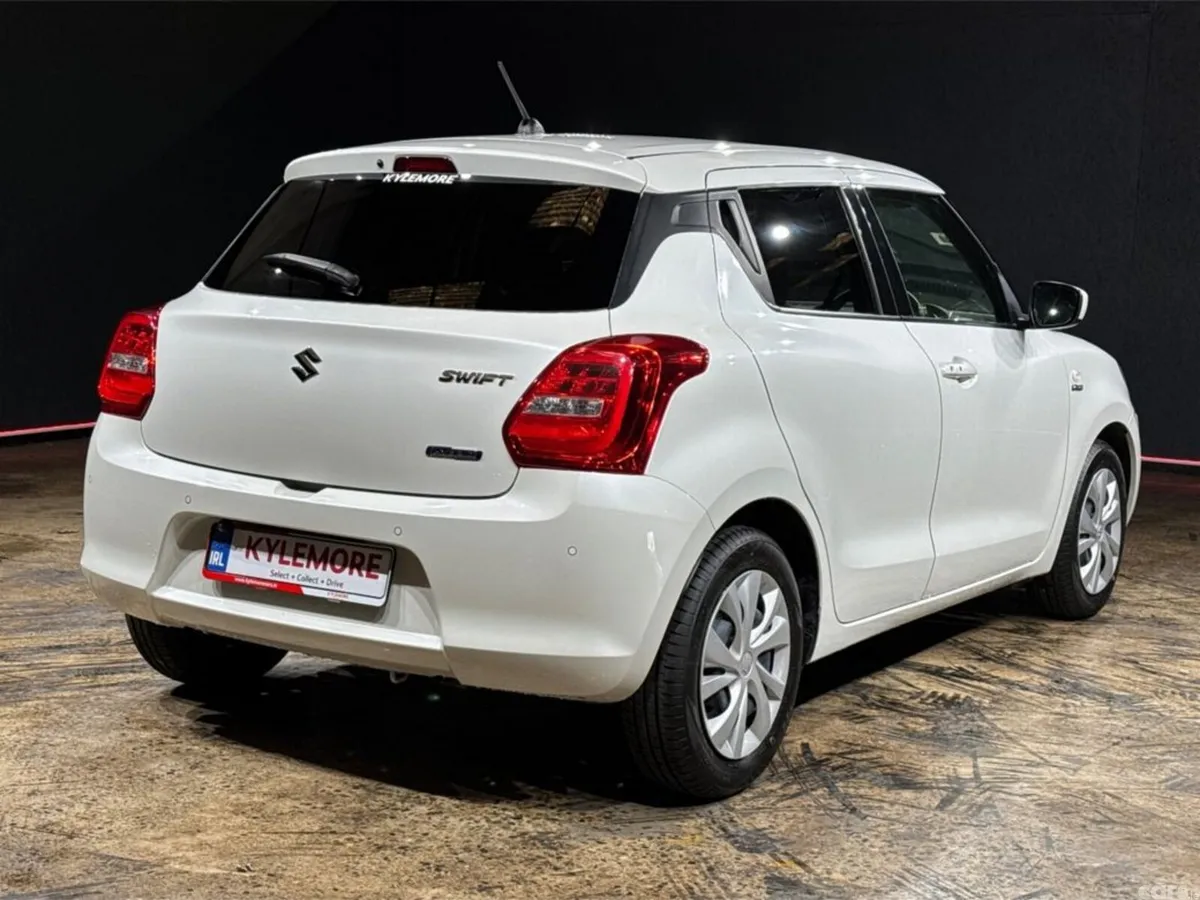 Suzuki Swift Hatchback, Petrol Hybrid, 2023, White