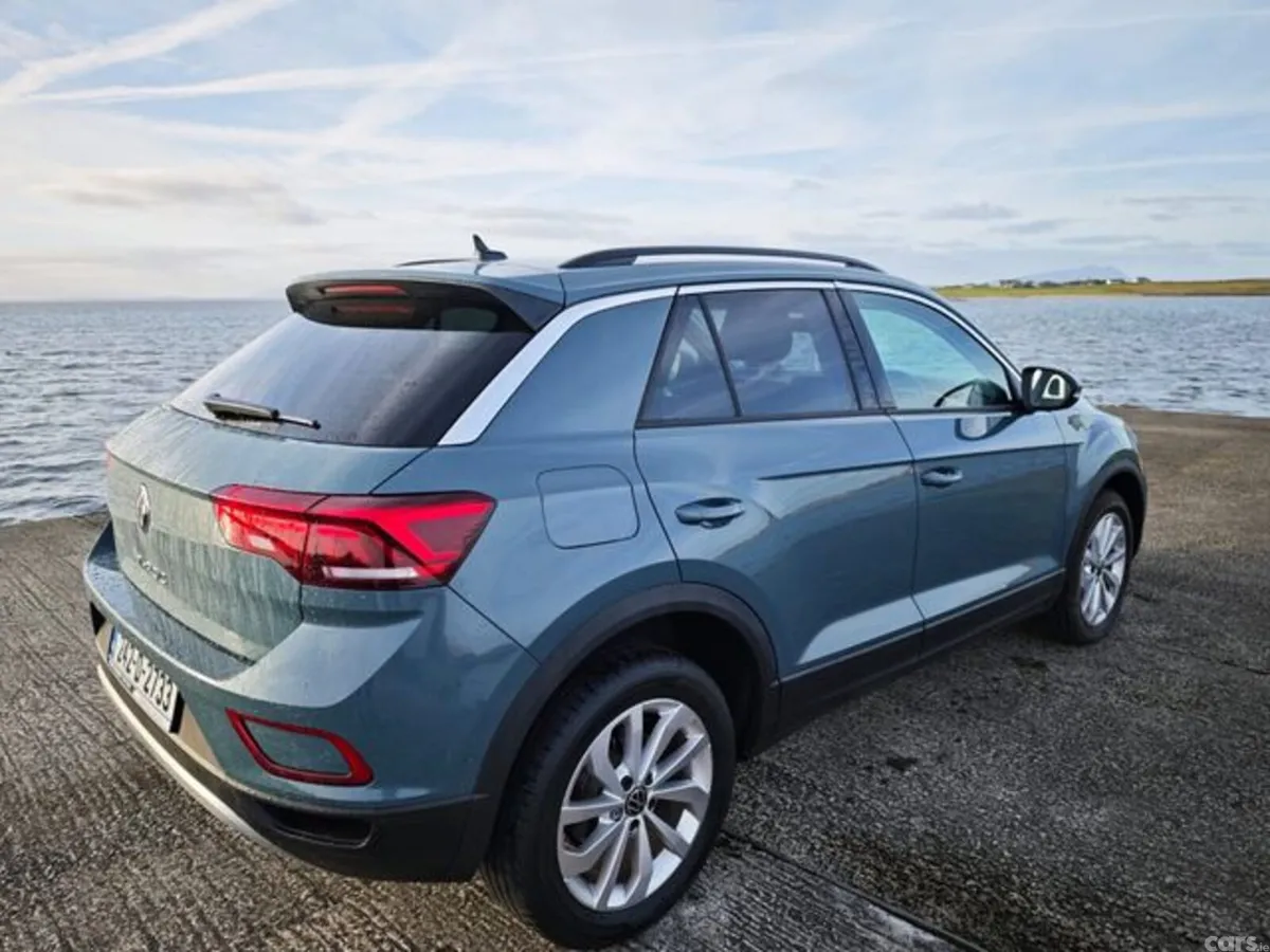 Volkswagen T-Roc Estate, Diesel, 2024, Blue