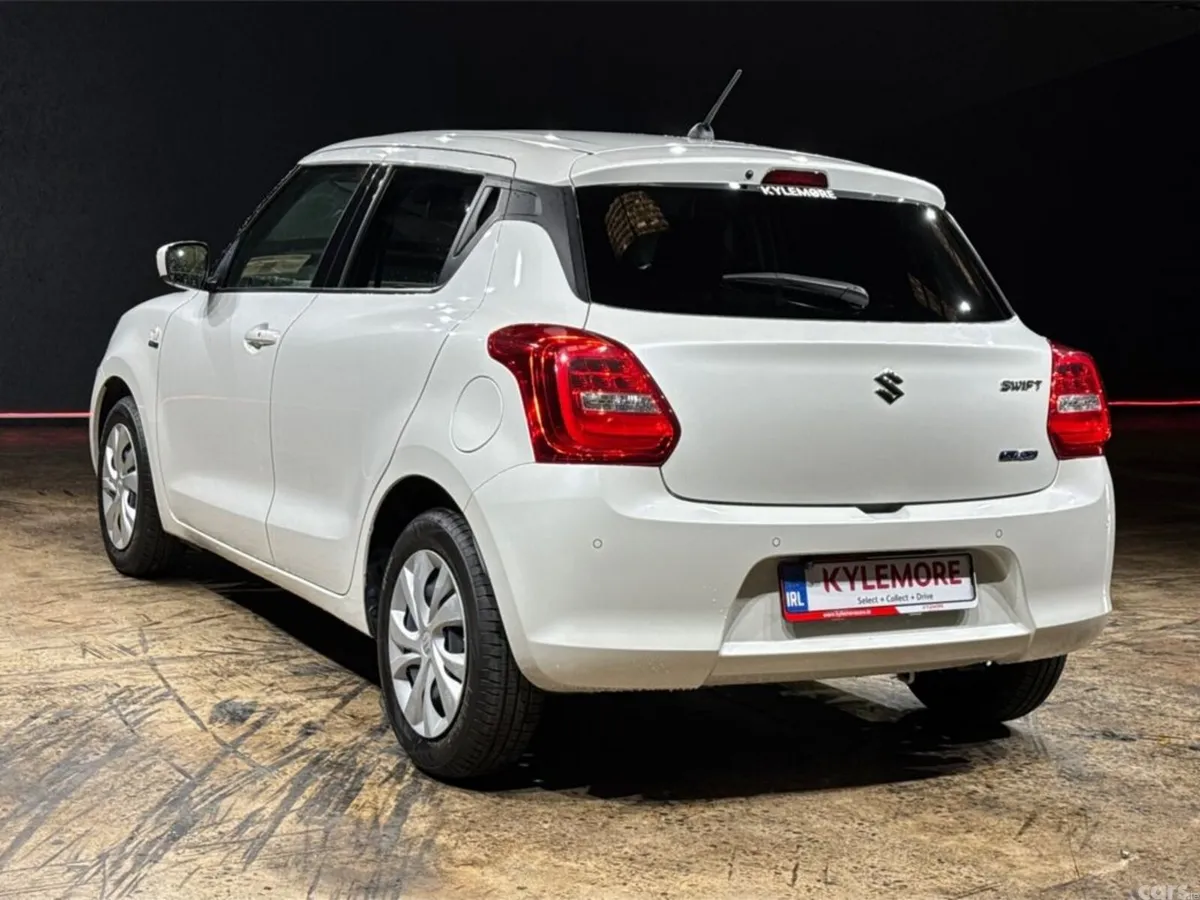Suzuki Swift Hatchback, Petrol Hybrid, 2023, White