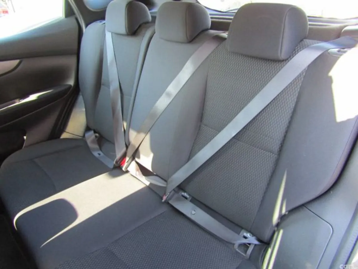 Nissan Qashqai MPV, Petrol, 2016, Brown