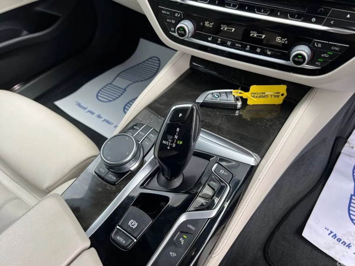 BMW 5-Series Saloon, Petrol Plug-in Hybrid, 2017, White