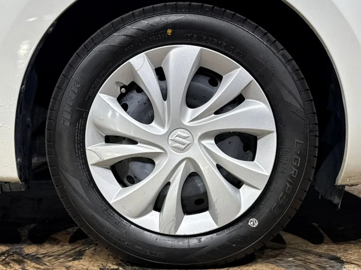 Suzuki Swift Hatchback, Petrol Hybrid, 2023, White