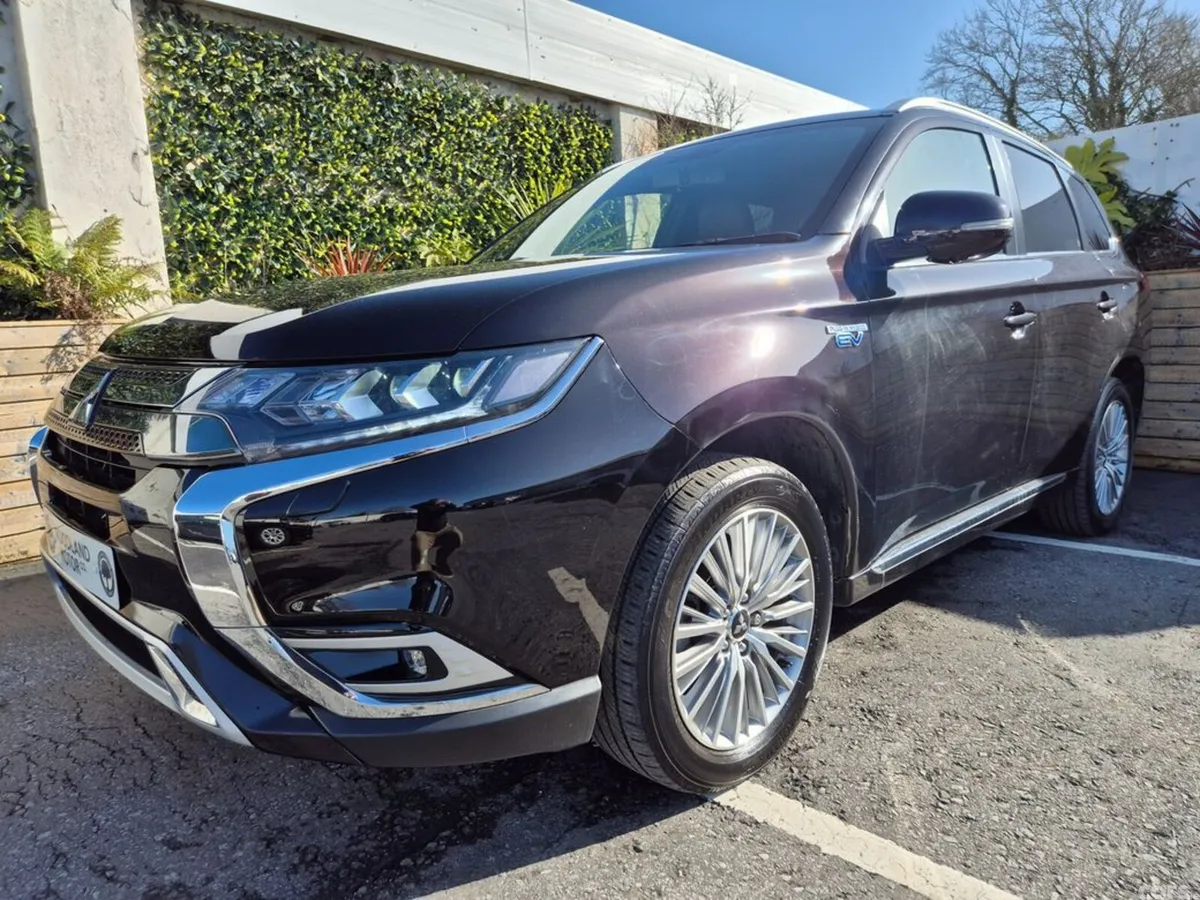 Mitsubishi Outlander Estate, Petrol Plug-in Hybrid, 2021, Black