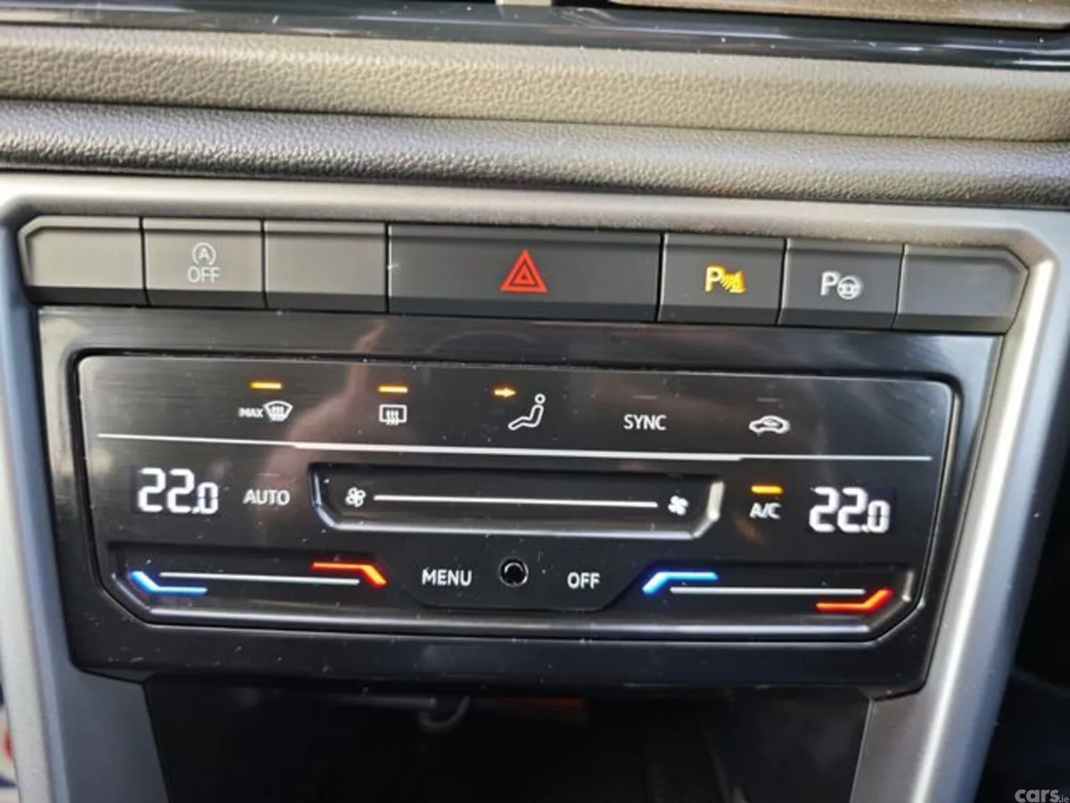 Volkswagen T-Roc Estate, Diesel, 2024, Blue