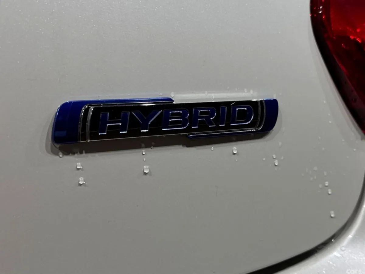 Suzuki Swift Hatchback, Petrol Hybrid, 2023, White