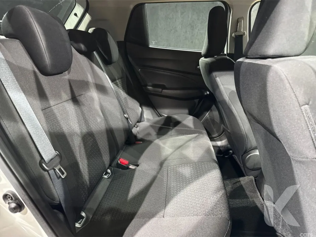 Suzuki Swift Hatchback, Petrol Hybrid, 2023, White