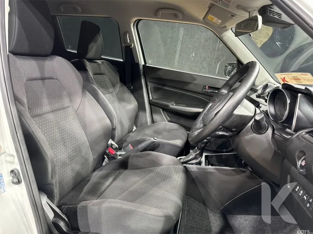Suzuki Swift Hatchback, Petrol Hybrid, 2023, White